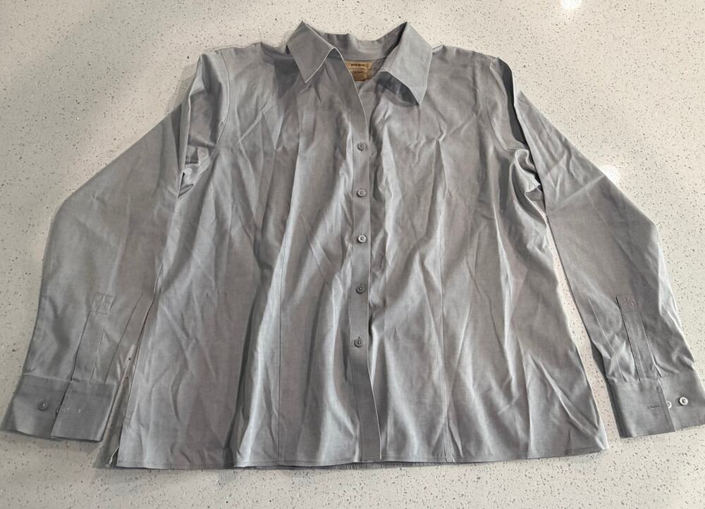 Gold Label Investments No Iron Women's 18W Gray Fitted Button Front